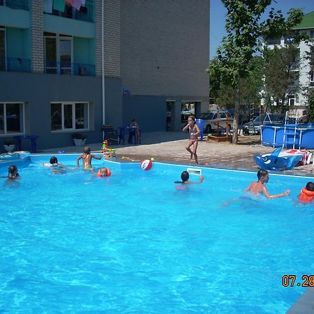 Dolce Vita Resort Hotel Zaliznîi Port Exterior foto