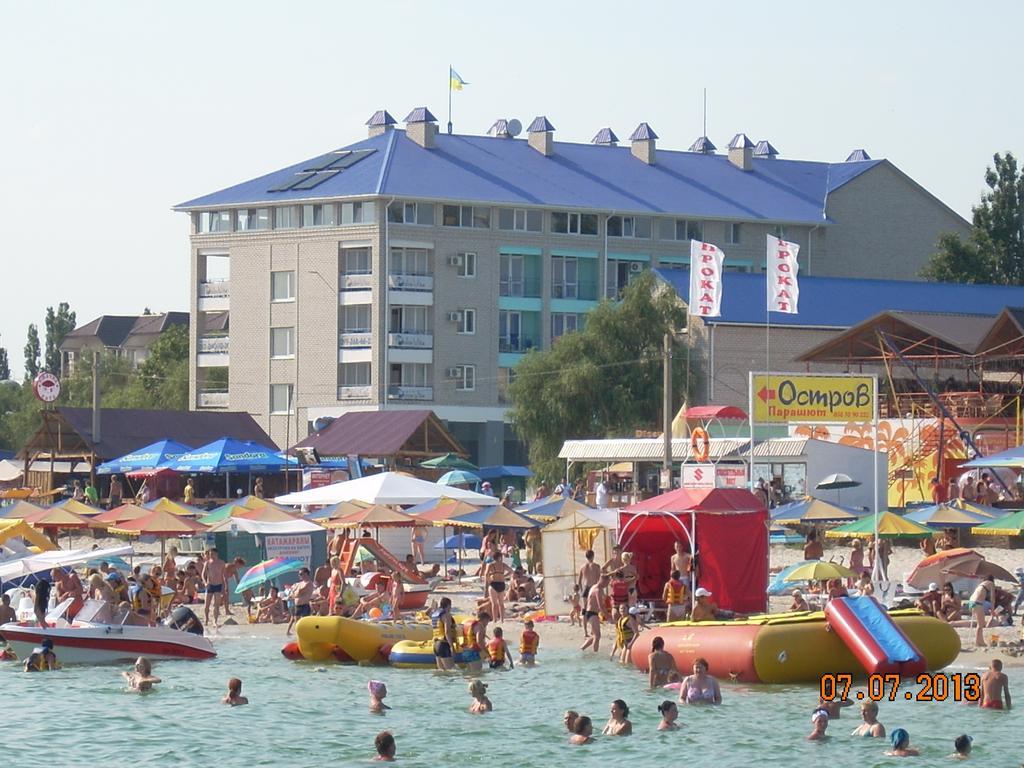 Dolce Vita Resort Hotel Zaliznîi Port Exterior foto