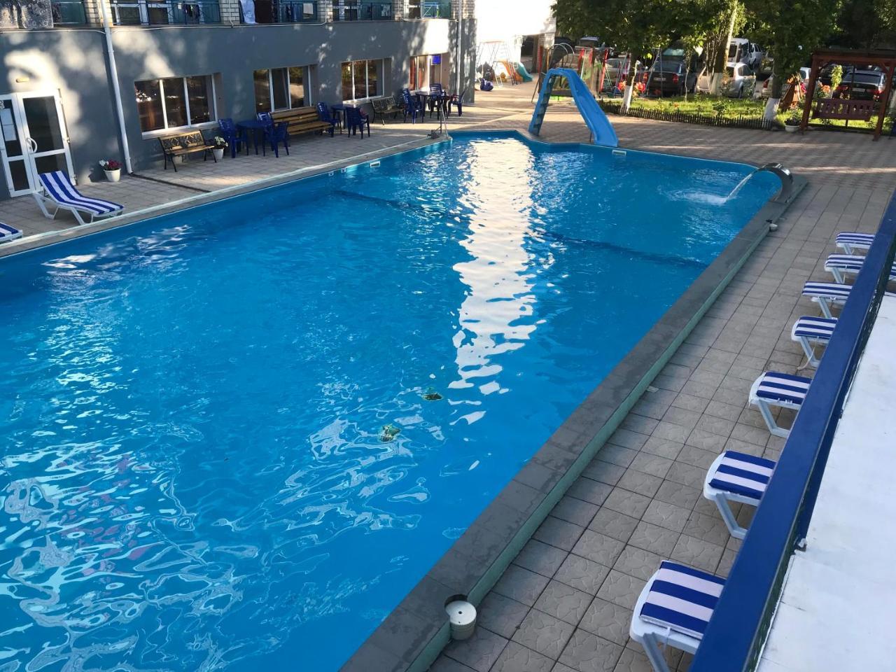 Dolce Vita Resort Hotel Zaliznîi Port Exterior foto